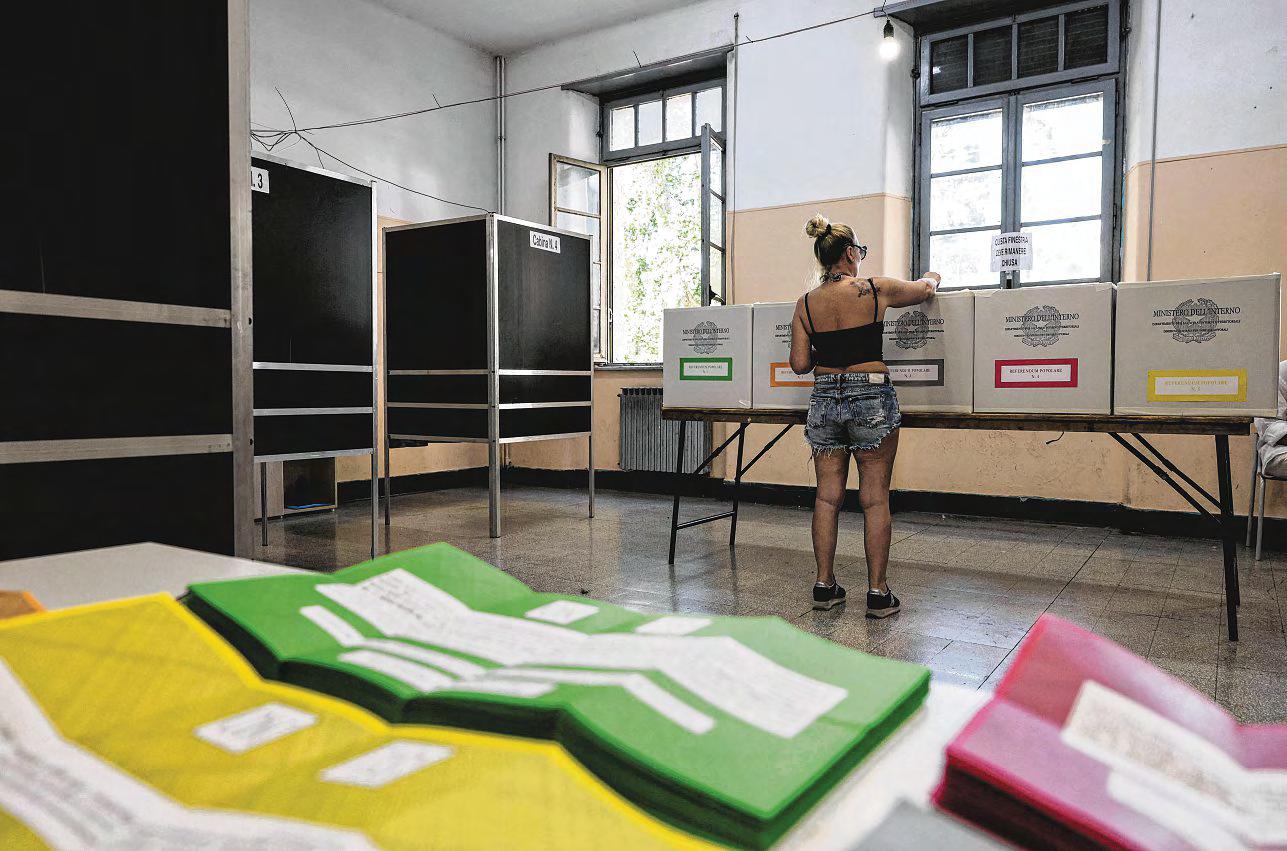 Italy holds referendum on citizenship, worker protections