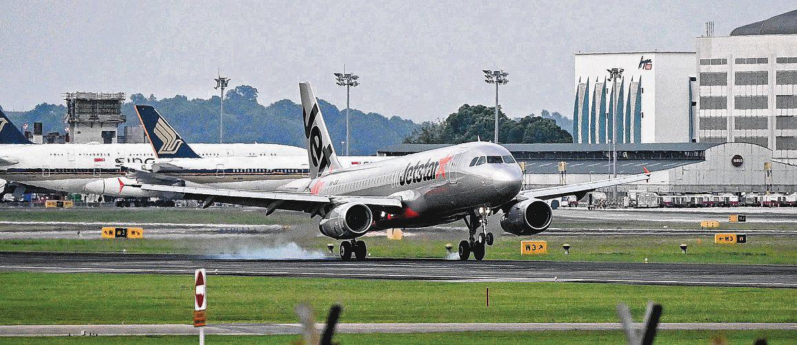 Runway Widens for SIA With Exit of Jetstar Asia Amid Aviation Turbulence