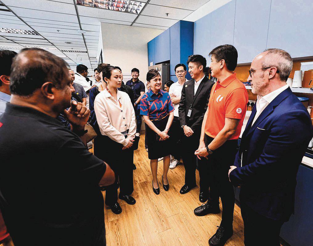 40 employers offer 450 roles at job fair for Jetstar Asia staff facing the axe