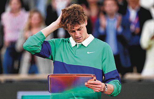 Losing stings but tennis stars always show up to talk. So should golfers
