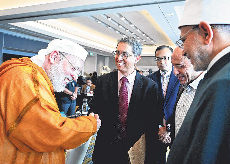 Asatizah Must Guide Practice of Islam in Societies: Faishal
