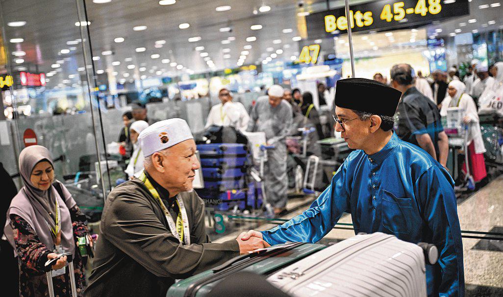 Singaporeans urged to postpone non-essential travel to Middle East