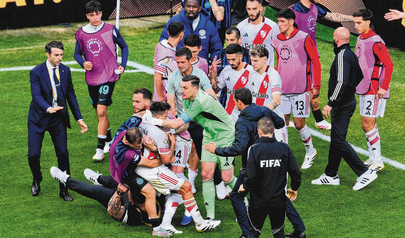 Esposito Hailed As Inter Advance