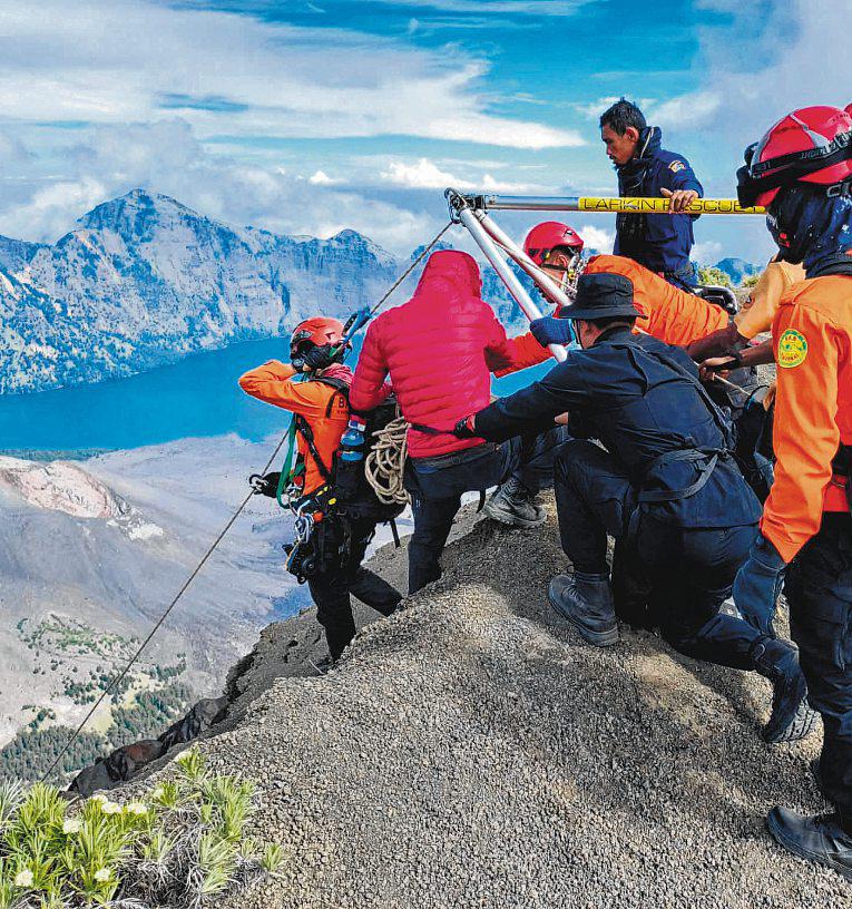 Impossible to get to fallen tourist at Lombok sooner, says rescuer