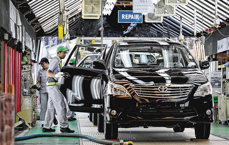 Toyota sales hit 3rd straight monthly record on strong demand for hybrids