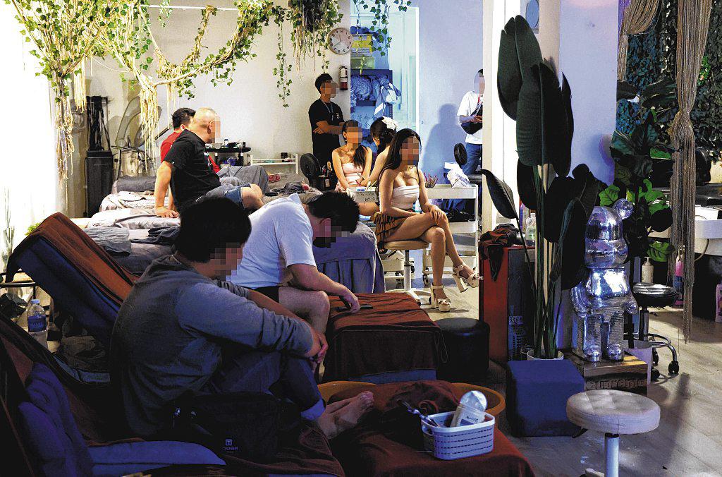 Hair Salons, Entertainment Outlets Raided in Clampdown on Touting, Vice