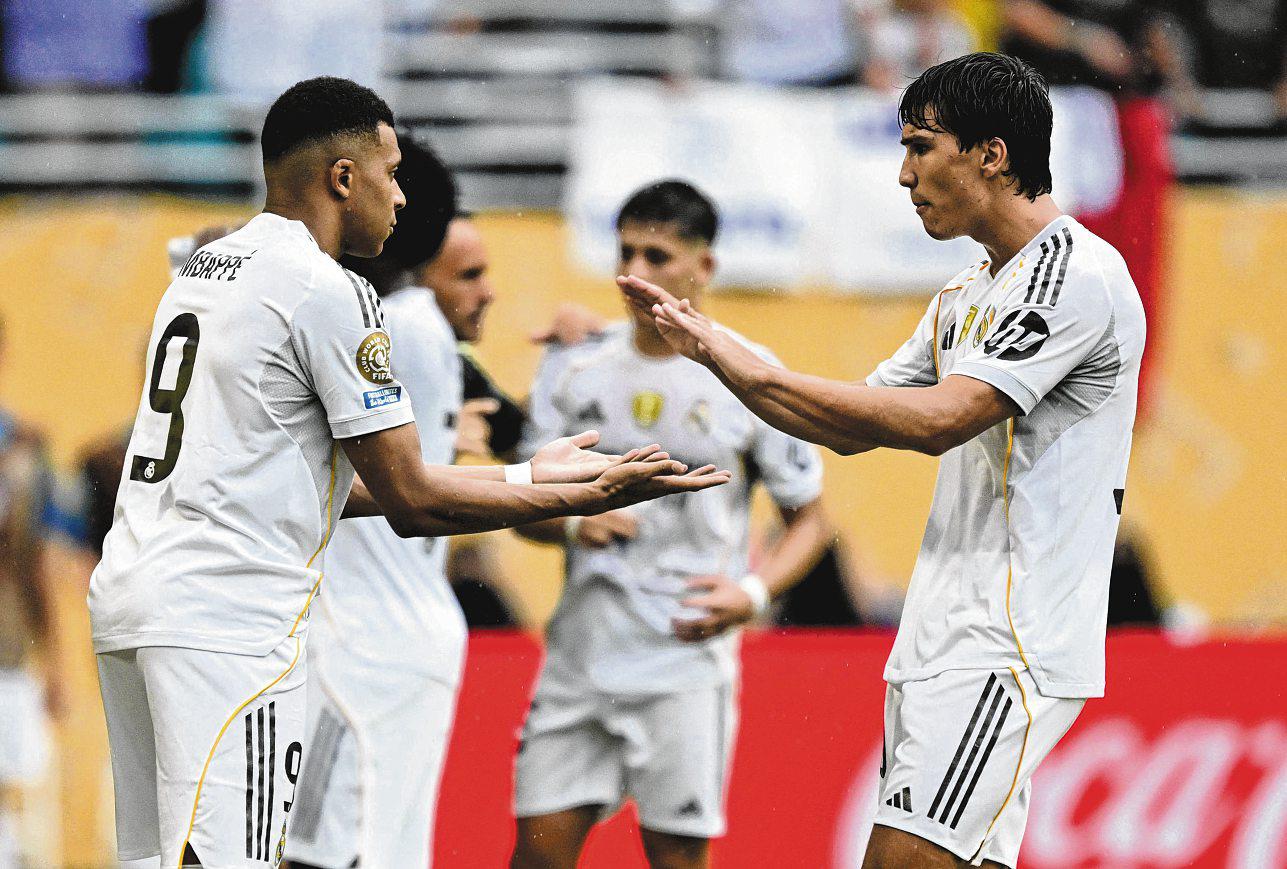 Nearly Fit Mbappé Comes On as Real Reach Q-Finals