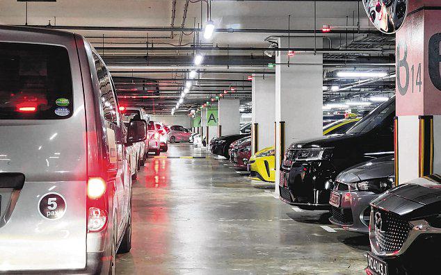 Faster response needed when carpark gantries malfunction