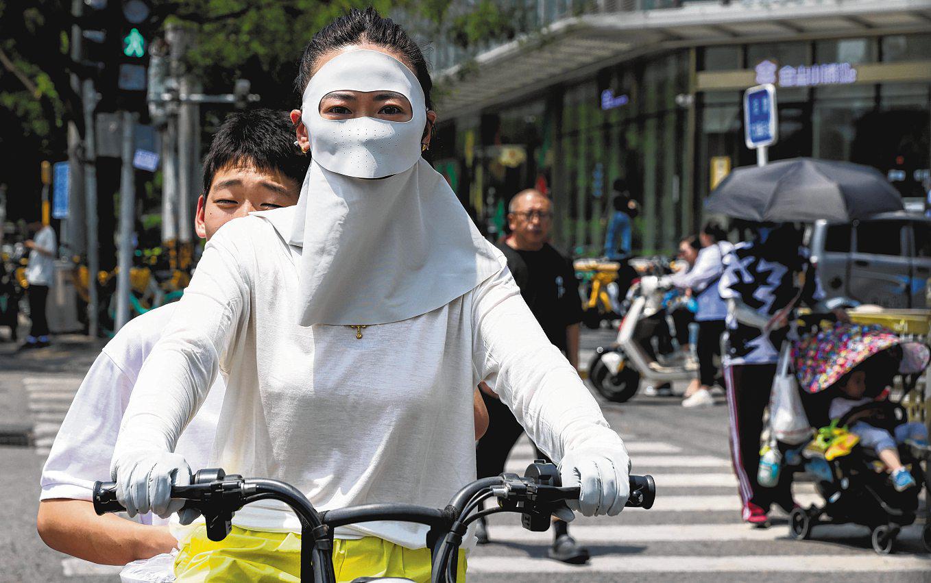 Early heatwave threatens crops and industry in eastern China