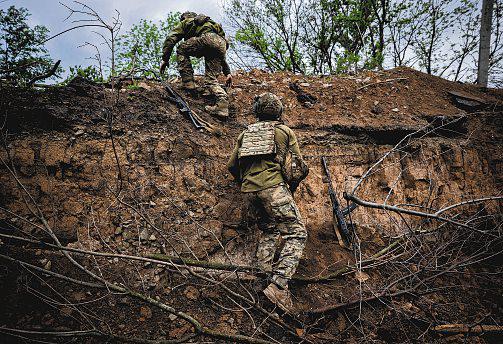 Russia Intensifying Use of Chemical Weapons Against Ukraine, Says Dutch Defence Minister