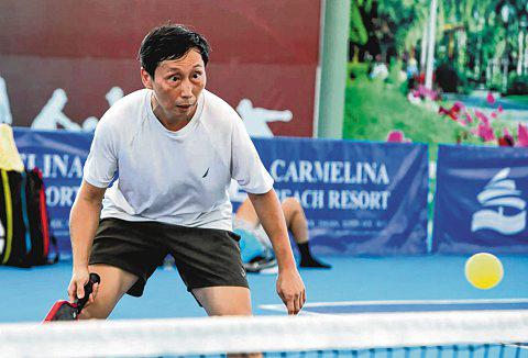Forging pro pickleball stints in their 50s