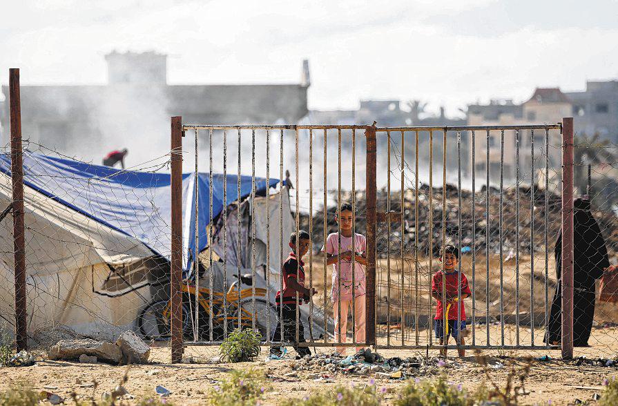 Israeli plan to move Gazans into closed zone sparks backlash, even from insiders