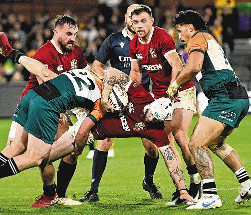 Hansen's injury adds to Lions' woes for opener