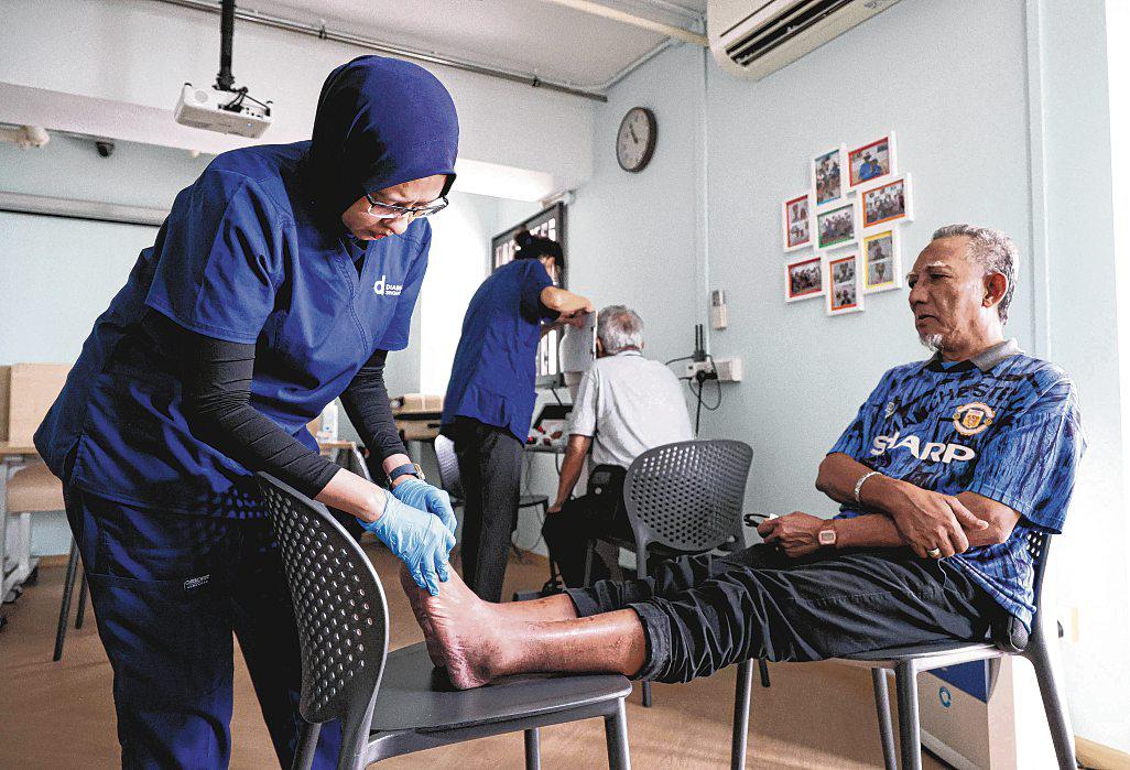 Helping Diabetics Screen for Complications Closer to Home