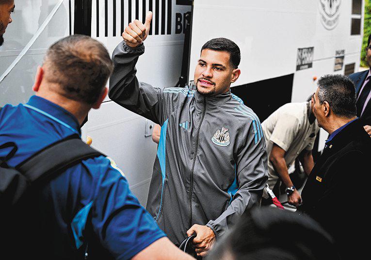 Magpies Brush Aside Isak Issue