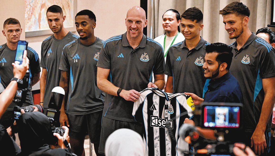 NOISE OVER ISAK 'NOT A DISTRACTION'