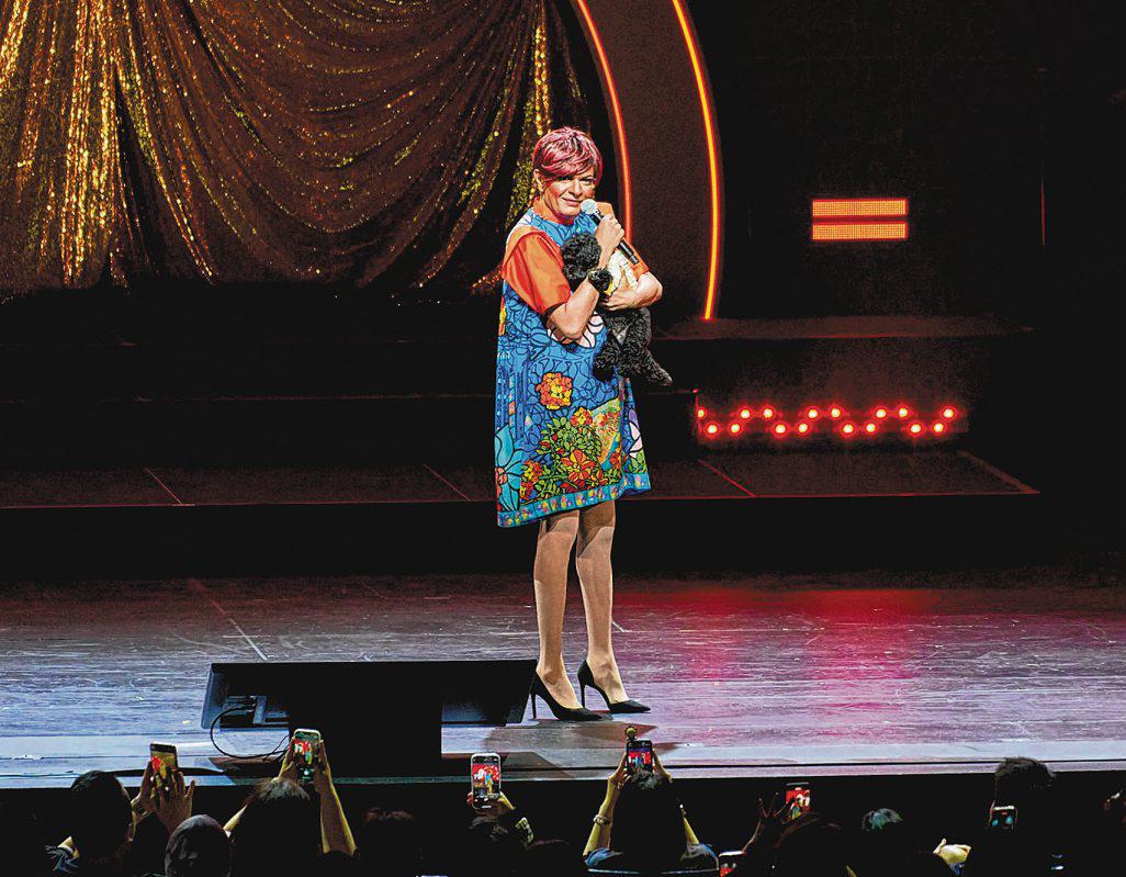 Kumar's maltipoos are 'guest stars' in his live shows