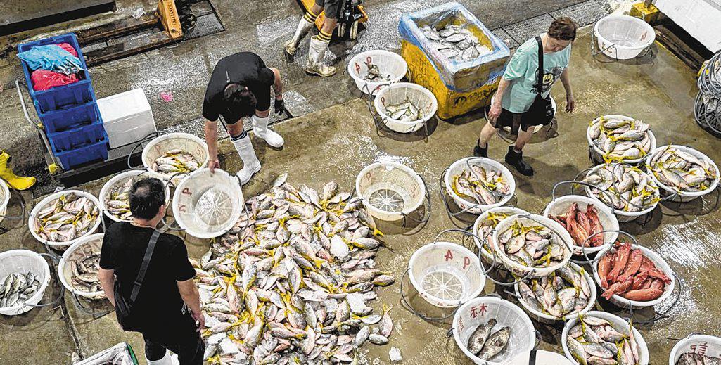 Lessons in heritage and diversity from wet markets