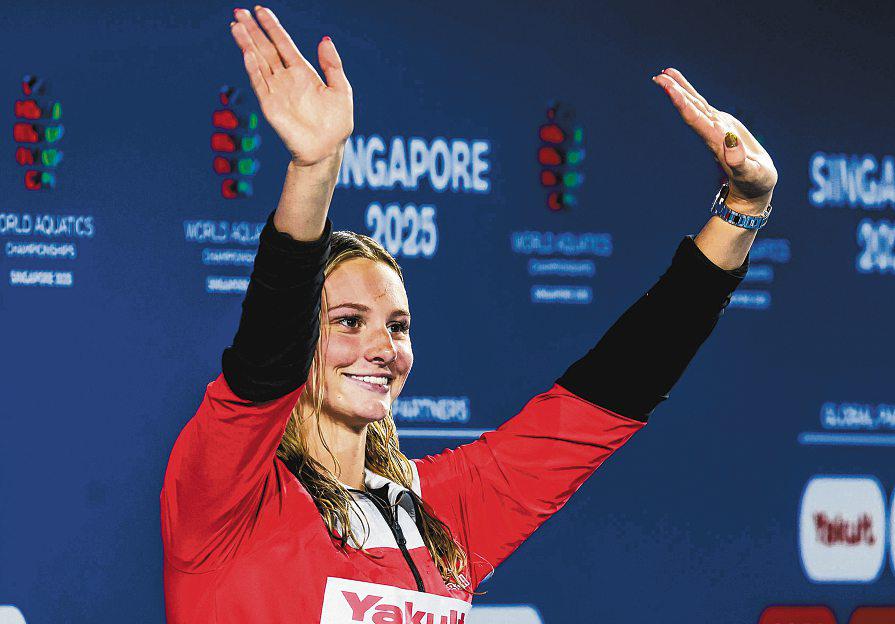 Summer Begins in Sunny S'pore