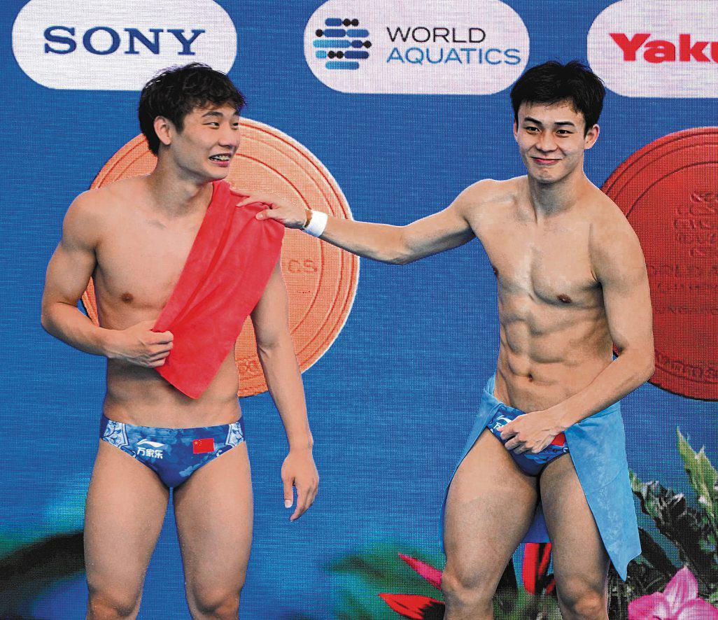 Calm Zheng Shows Golden Maturity