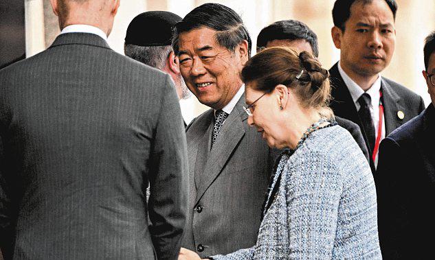 US, China Resume Talks in Stockholm to Ease Tariff Hostilities