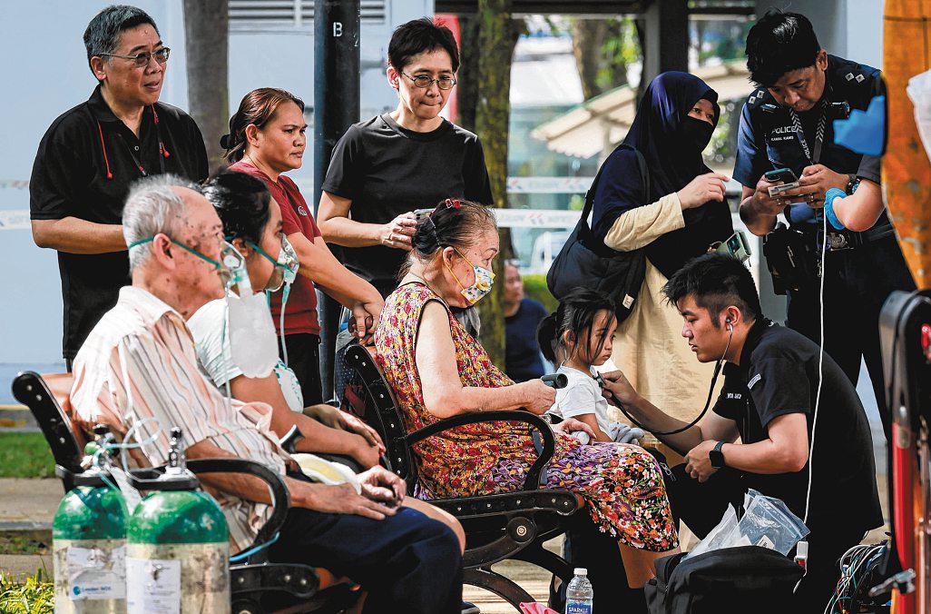 Residents stuck on higher floors evacuated in Toa Payoh fire