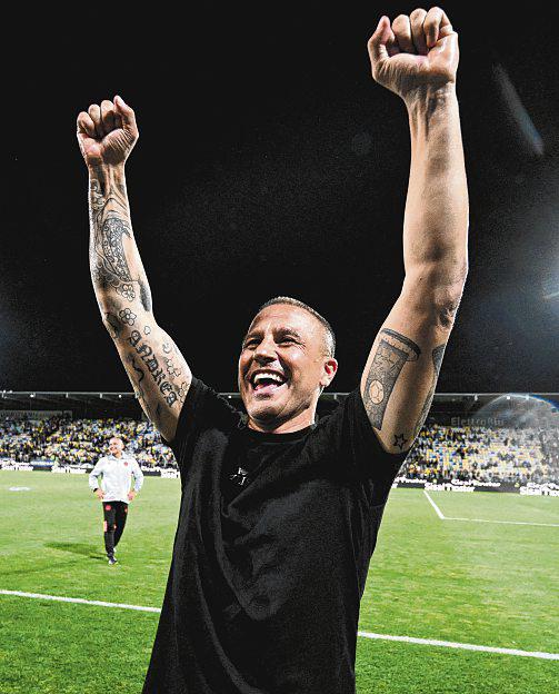 Cannavaro And Kewell On Lions Shortlist