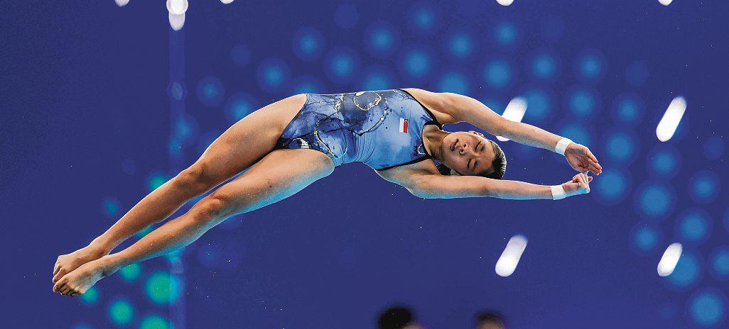 Ainslee, 14, earns historic semi-final berth