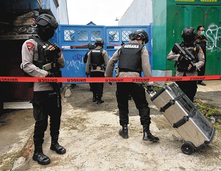 Alarm Over Online Push by ISIS for Followers in S-E Asia to Take Up Arms
