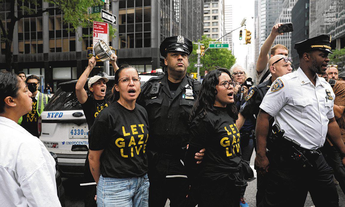 Gaza war protesters arrested at offices of US senators