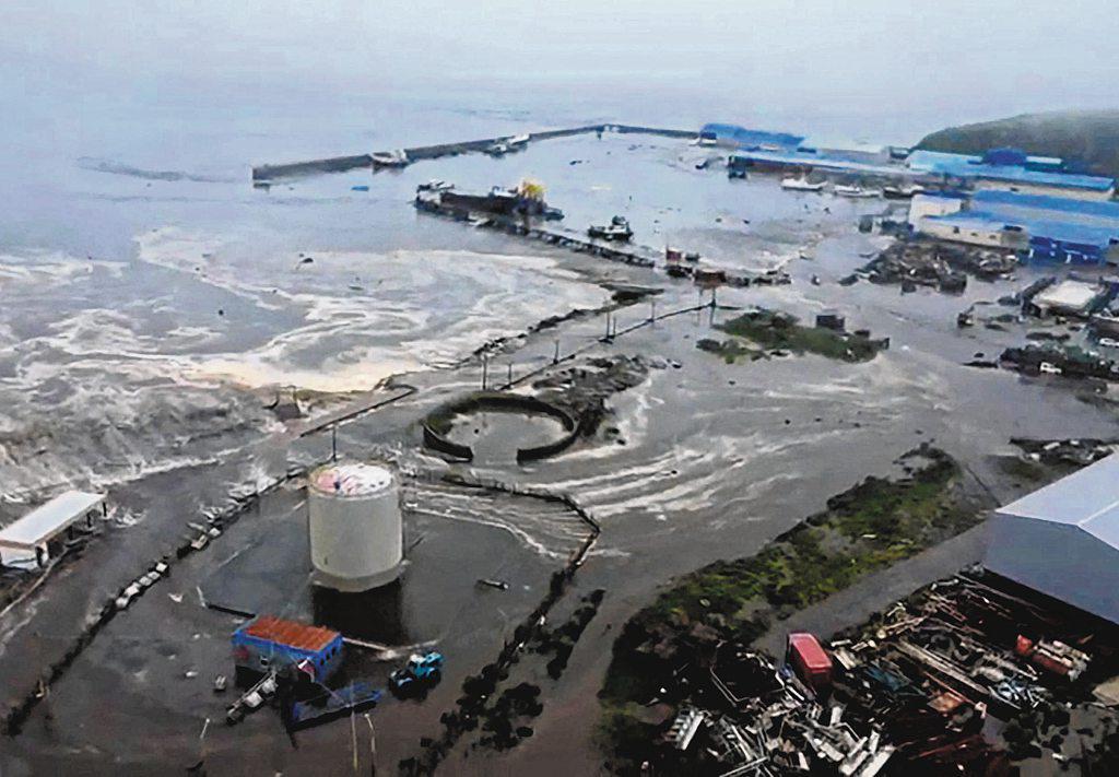 Russia Lifts Tsunami Warning for Kamchatka After Quake