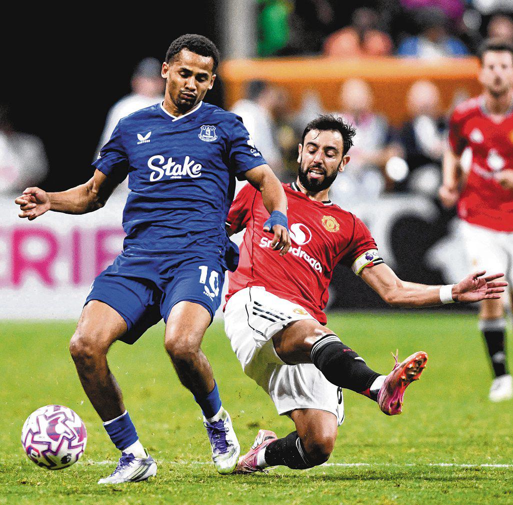 Fernandes Slams 'Lazy' United