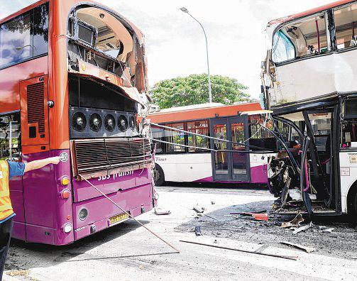 13 Taken to Hospital After Accident Involving 2 Buses, Car in Tampines