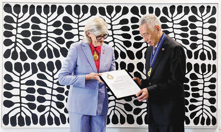 SM Lee Receives Australia's Highest Civilian Honour for Advancing Ties