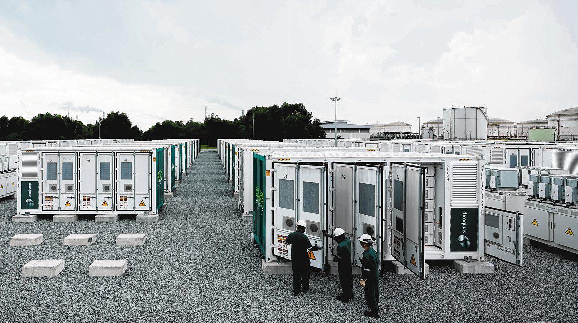 Sembcorp's First-Half Profit Slips, With Revenue Down 8% to $2.9b