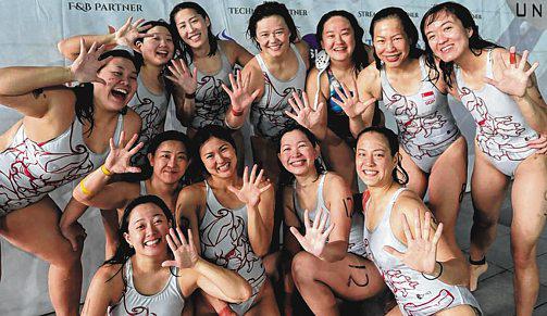 Women Make World Championships Of Underwater Hockey