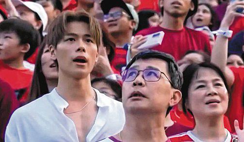 Glenn Yong attends NDP after hospital discharge