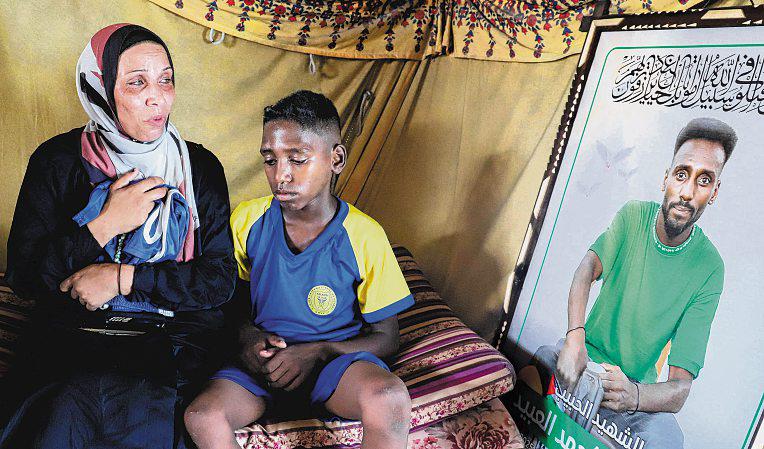 Fans Focus on 'Palestinian Pele's' Legacy, Not Death