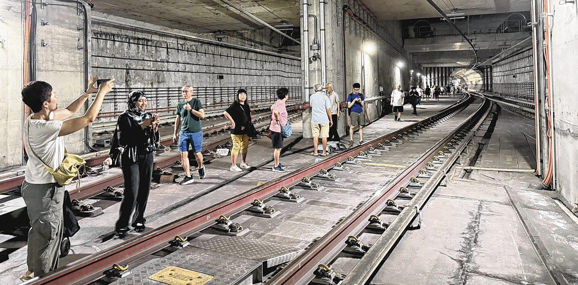 NEL and Sengkang-Punggol LRT services disrupted by power fault