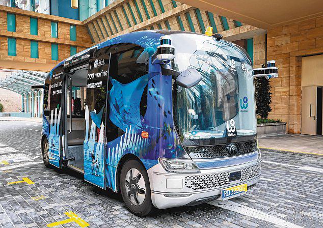 In milestone move, Allianz insures Singapore's first fully driverless bus