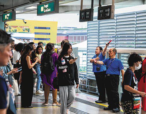 Train fault  Kudos to SBS Transit for quick reaction to disruption