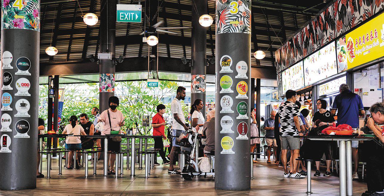 Bukit Canberra hawkers need not offer free meals under new deal