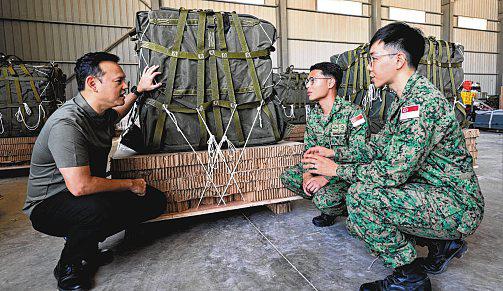 S'pore bolsters defence ties with Jordan following airdrop ops for Gaza aid