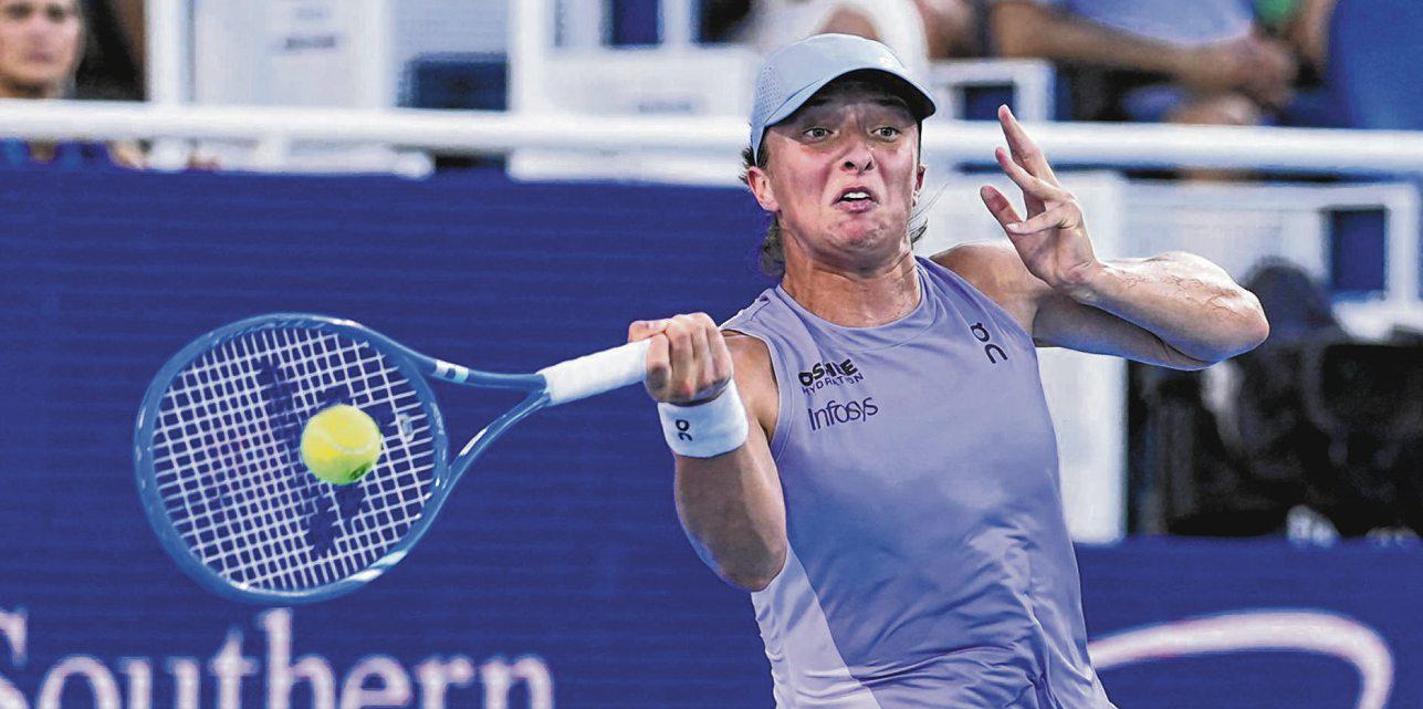 Swiatek confident on any surface after 24th title