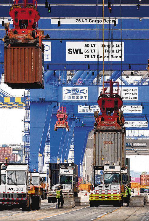 Trump Tariffs Get Approval as S&P Affirms US Credit Rating