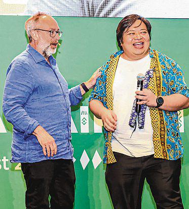 Singaporean receives one of Wikipedia's highest honours