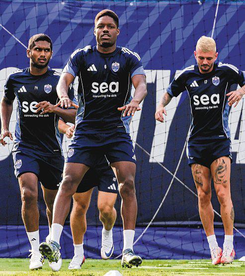 SPL Comes First as Sailors Pursue Regional Success