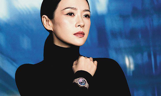 Moons, star and a tribute to nation's flag