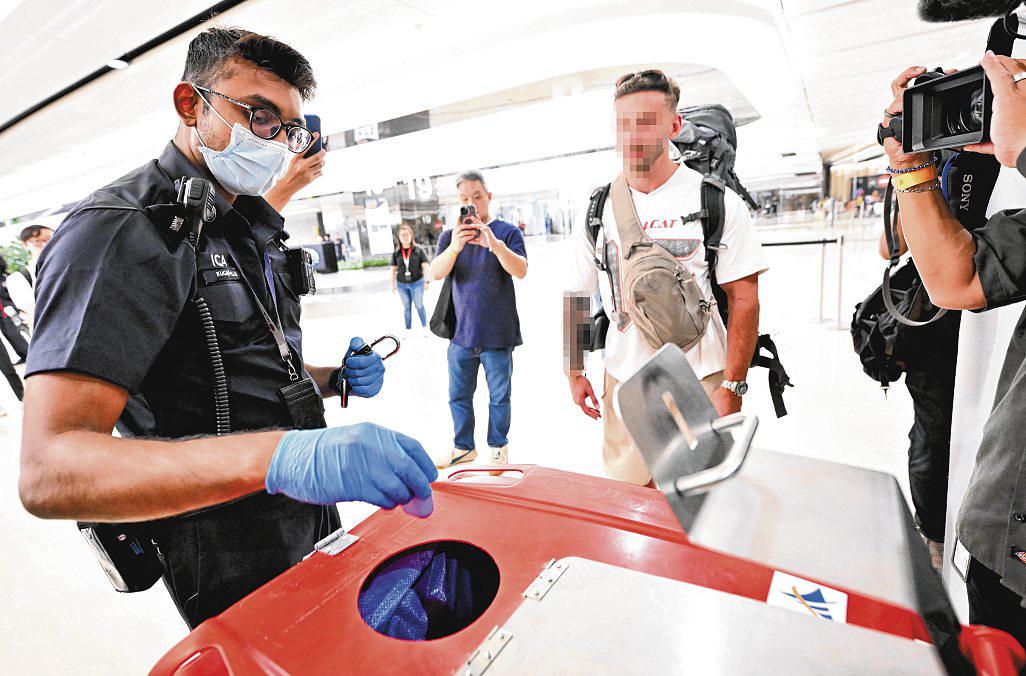 ICA seizes more than 850 vapes, components in five days at checkpoints