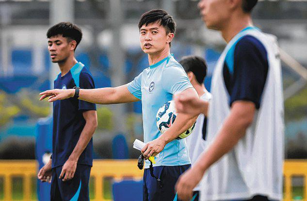 Lee's ambition: A lasting impact in interim Lions role